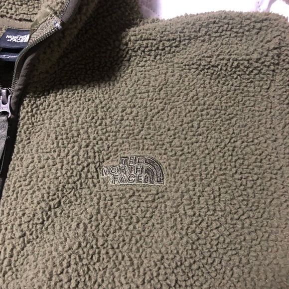 The North Face Olive Green Fleece/Sherpa Men’s Jacket - Picture 2 of 12